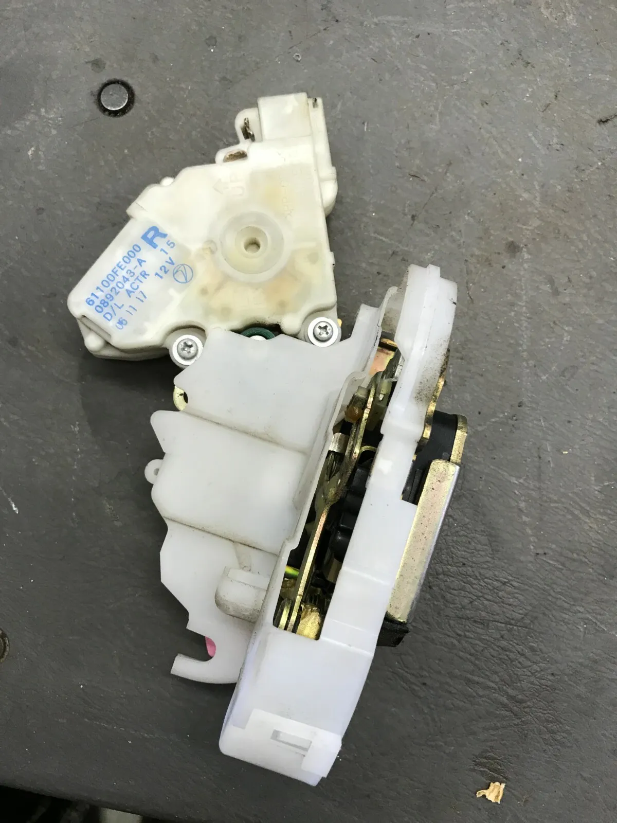 Front Right Power Door Lock Actuator Latch - view 5