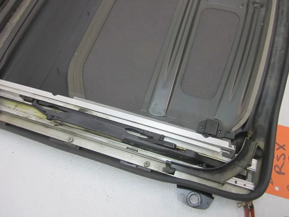 Replacement Power Sunroof Motor & Track Frame - Exterior & Body for Luxury Sedans